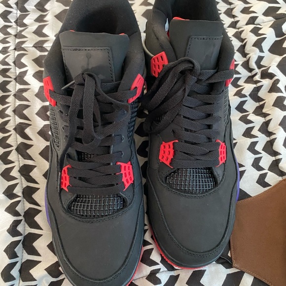 Air Jordan 4 - Picture 1 of 5